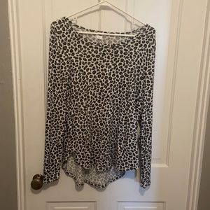 Never worn Old Navy Small Long sleeve light sweater shirt!